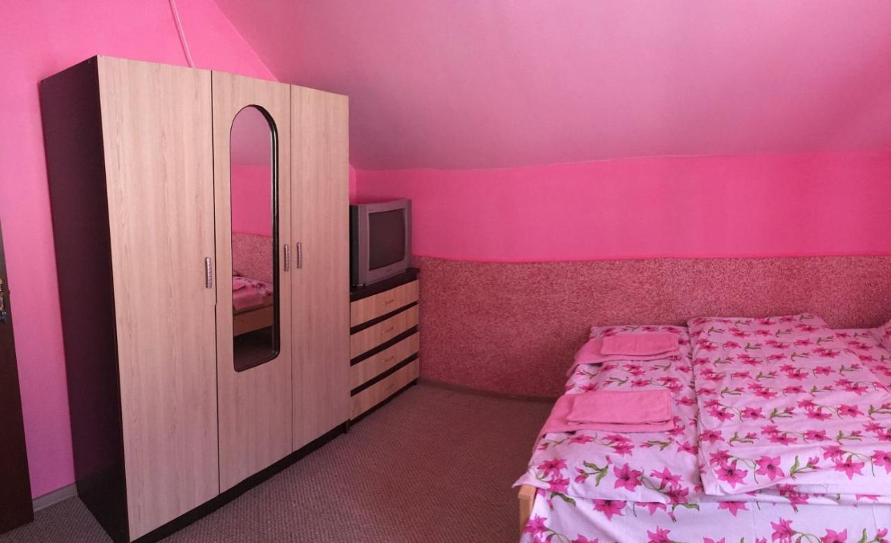У Ондраша Apartamento Yasinya Exterior foto
