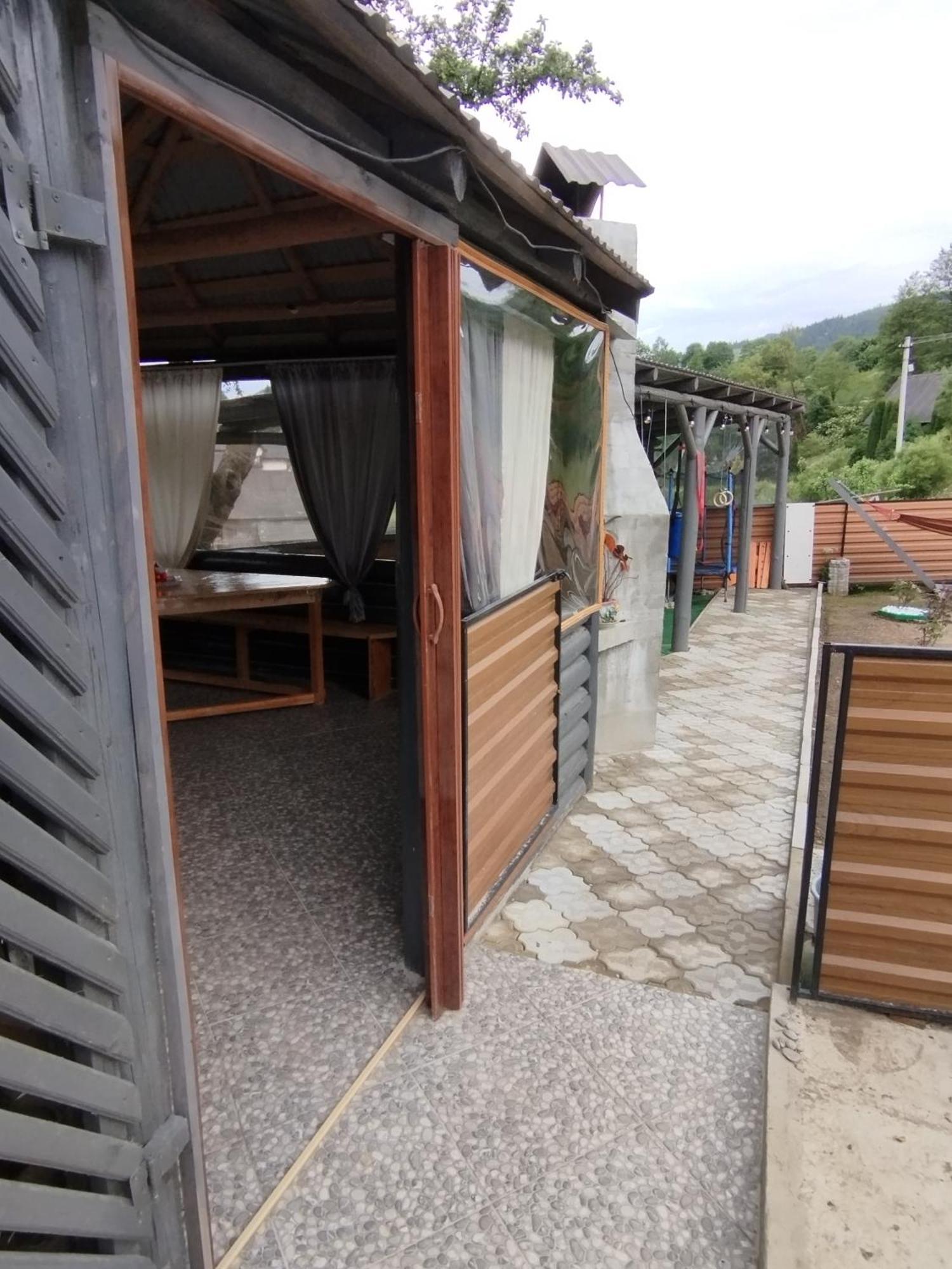 У Ондраша Apartamento Yasinya Exterior foto